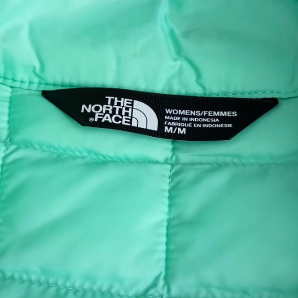 Women’s Northface Jacket - Picture 4 of 6